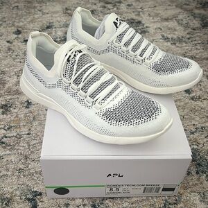 APL Women's TechLoom Breeze